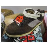 Size 7.5 Laceups