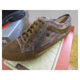 Size 7 & 7.5 Laceups