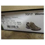 Size 5.5 & 6 Laceups & Sandals