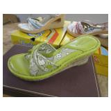 Size 9 Born & Sketchers