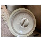 RW 8 gal crock w/cover