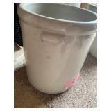RW 6 gal crock w/ one handle
