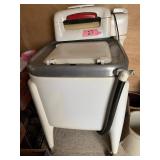 Electric wringer washer