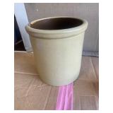 Redwing brown 2 gal crock