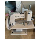 Misc lot, pottery, rw, camera, sewing machine