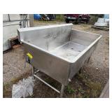 BIG STAINLESS STEEL SINK