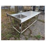 STAINLESS STEEL TABLE WITH SINK