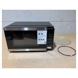 Hamilton Beach 0.9 Cu ft Countertop Microwave Oven, 900 Watts, Black Stainless Steel Hamilton Beach 0.9 Cu ft Countertop Microwave Oven, 900 Watts, Black Stainless Steel