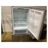 LOT OF 2 NON-FUNCTIONING Refrigerators LOT OF 2 NON-FUNCTIONING Refrigerators