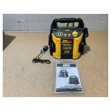 EverStart Maxx 1000 Peak Amp Jump Starter with Compressor, Pivoting LED Light, DC and USB Port EverStart Maxx 1000 Peak Amp Jump Starter with Compressor, Pivoting LED Light, DC and USB Port