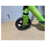 Razor Black Label E90 Electric Scooter - Green, for Child Ages 8+ and up to 120 lbs, up to 10 mph Razor Black Label E90 Electric Scooter - Green, for Child Ages 8+ and up to 120 lbs, up to 10 mph