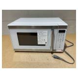 Hamilton Beach 1.1 Cu ft Countertop Microwave Oven, White and Stainless Steel Hamilton Beach 1.1 Cu ft Countertop Microwave Oven, White and Stainless Steel