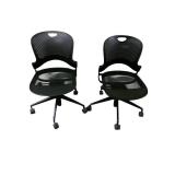 2 Herman Miller Caper Chairs 2 Herman Miller Caper Chairs