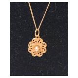 14K Gold Pendant w/Pearl & Chain