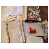 Lot of Assorted Cloth Napkins & Tablecloths