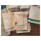 Lot of Assorted Cloth Napkins & Tablecloths
