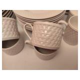 Oneida Majesticware Basketweave Dinnerware Set