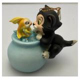 EST. $75.00-$125.00 Vintage WDCC Figaro And Cleo Ornament "Purrfect Kiss"  Figurine  With COA In Original Box EST. $75.00-$125.00 Vintage WDCC Figaro And Cleo Ornament "Purrfect Kiss"  Figurine  With COA In Original Box