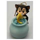 EST. $75.00-$125.00 Vintage WDCC Figaro And Cleo Ornament "Purrfect Kiss"  Figurine  With COA In Original Box EST. $75.00-$125.00 Vintage WDCC Figaro And Cleo Ornament "Purrfect Kiss"  Figurine  With COA In Original Box