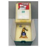 EST. $175.00-$220.00 Vintage WDCC Donald Limited Edition 531/2002 " Fowl Mood" Figurine With COA In Original Box EST. $175.00-$220.00 Vintage WDCC Donald Limited Edition 531/2002 " Fowl Mood" Figurine With COA In Original Box