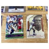 Minnesota Vikings NFL Football Card Lot - 16 Cards with Mewelde Moore Autograph *J