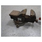 (2) Bench Vises (2) Bench Vises