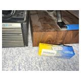 Bell & Howell Slide Cube Projector with Woodgrain Case and Lamp