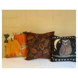 Set of 6 Decorative Throw Pillows with Seasonal and Animal Designs