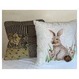 Set of 6 Decorative Throw Pillows with Seasonal and Animal Designs