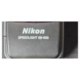 Nikon SB-600 Speedlight Flash Camera with Manuals and Camera Book Bundle