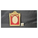 Decorative Gold and Red Oval Picture Frame with Great Seal Paperweight