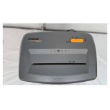 AmazonBasics B00FA4MP5O 17-Sheet Cross Cut Paper CD and Credit Card Shredder with Pullout Basket - Great Condition!