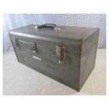 (EW5) 20" Craftsman Metal Tool Box...