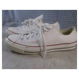 (BS) Pair of Converse Chuck Taylor ...