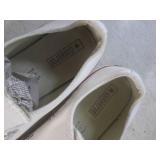 (BS) Pair of Converse Chuck Taylor ...