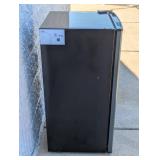 MIDEA 3.3 CU. FT. SINGLE DOOR COMPACT REFRIGERATOR