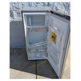 NEW LG TOP FREEZER REFRIGERATOR  6 CU. FT