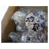 8 Decorative Drawer Knobs and Pens...