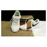 Nike Tanjun White/Black Size 6