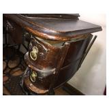 Antique Singer Sewing Table/Machine