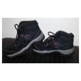 Rugged Outback Reinforced Toe Work Boots. Size 7.5 Mens or 9.5 Womens.
