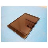 Apple iPad Air 1st Gen A1474 // 16GB of storage // WIFI Only // Includes Charging Cable