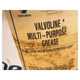 Valvoline® Multi-Purpose Grease with Pump Master 3 Air Powered 55:1 Grease Pump and Hose Dispenser