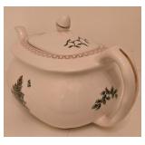 H - Spode Christmas Tree Gold Collection: Bread Basket, Teapot, Salt and Pepper Set in Original Boxes