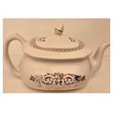 H - Spode Christmas Tree Gold Collection: Bread Basket, Teapot, Salt and Pepper Set in Original Boxes