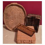 LL-BR3 - Set of 4 Woven Baskets and Wooden Tray Assorted Sizes