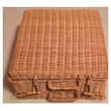 LL-BR3 - Set of 4 Woven Baskets and Wooden Tray Assorted Sizes
