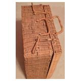 LL-BR3 - Set of 4 Woven Baskets and Wooden Tray Assorted Sizes