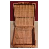 LL-BR3 - Set of 4 Woven Baskets and Wooden Tray Assorted Sizes