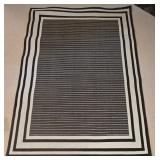 LL-FR - Huntington Home Indoor/Outdoor Area Rug 5x8 Black and Ivory